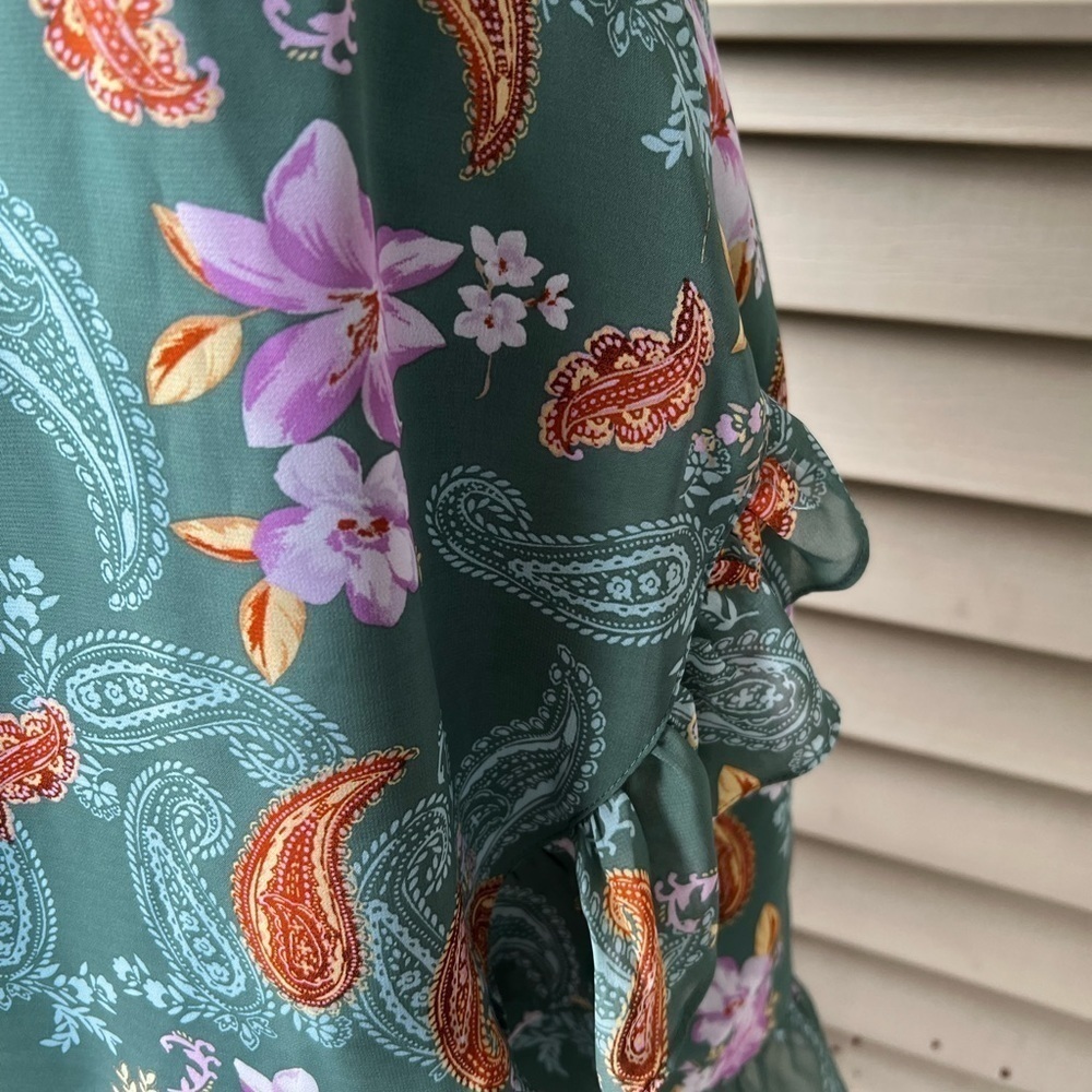 BAR III - Women's Printed V-Neck Ruffle Dress - Picture 8 of 10
